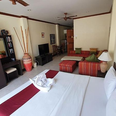 Patong Karlssons Hotel Экстерьер фото