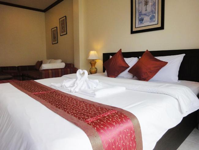 Patong Karlssons Hotel Экстерьер фото