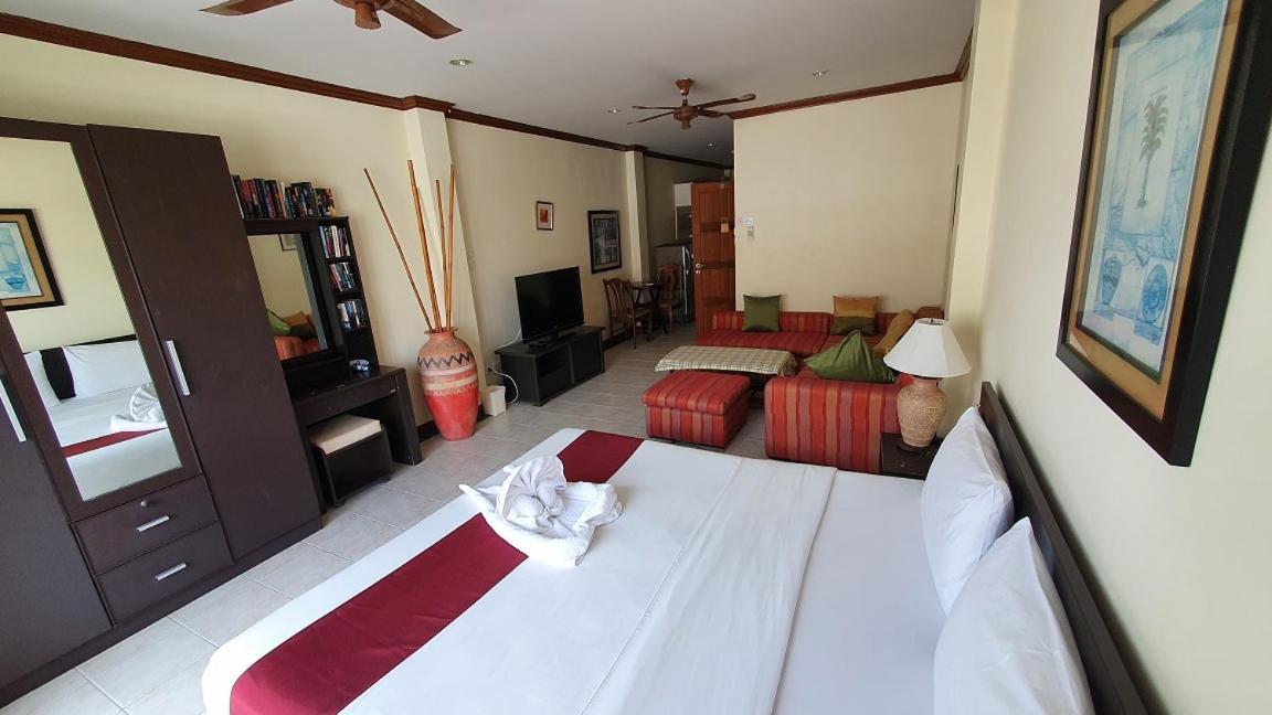 Patong Karlssons Hotel Экстерьер фото
